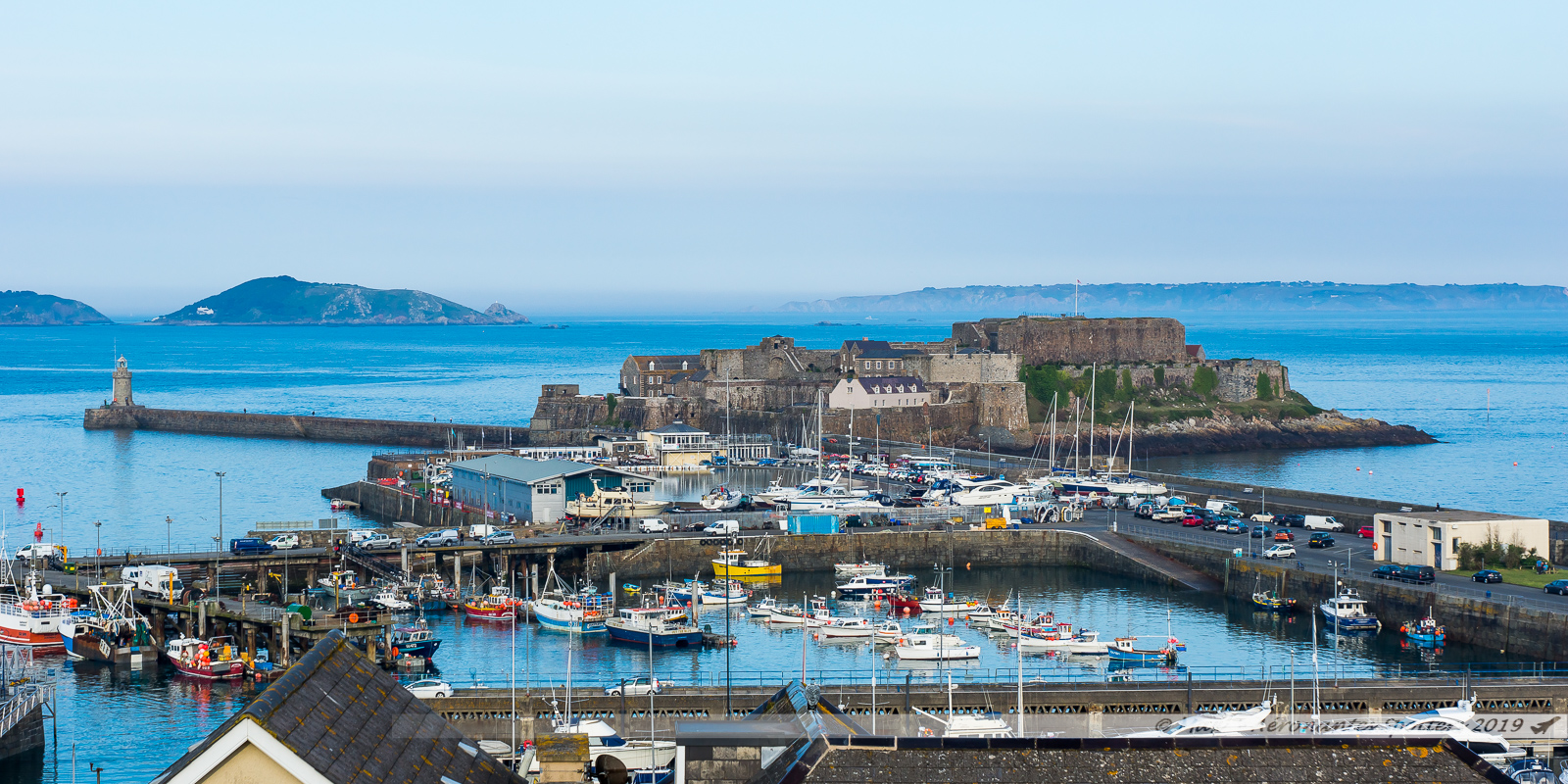 Guernsey Island - Port, baie et Castle Cornet vus depuis les hauteurs de Saint Peter