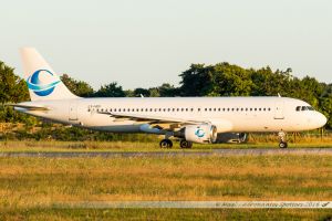 Airbus A320 (LY-VEV) Avion Express
