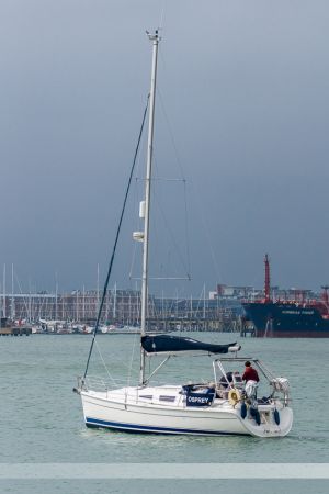Voilier Osprey quittant le port de Portsmouth