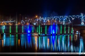 Les Lumières de Laval 2014 - Les jets d'eau colorés dans la Mayenne