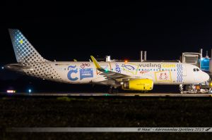 Airbus A320SL (EC-LZM) Vueling 'Turismo Coruna' 