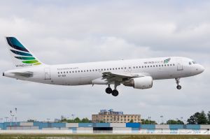 Airbus A320 (SP-AEK) Windavia opb Bingo Airways