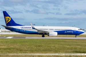 Boeing B737-800 (EI-DCL) Ryanair : 